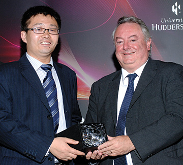 Dong Zhen with Vice-Chancellor Professor Bob Cryan