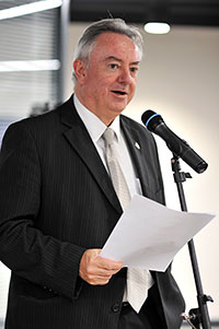 the University's Vice-Chancellor Professor Bob Cryan