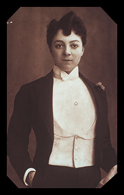 The mockery of men!  Drag Kings