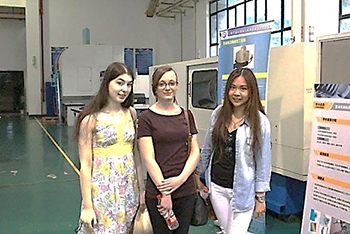 Students visit the Huazhong University of Science and Technology in China
