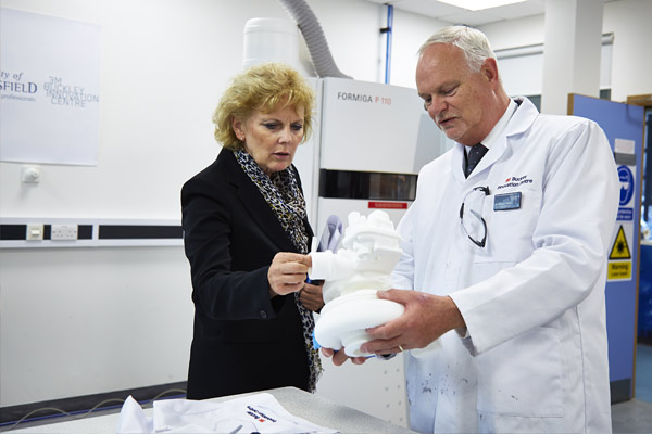 Business Minister Anna Soubry MP visits the 3M BIC