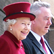 Her Majesty Queen Elizabeth II with Vice-Chancellor Professor Bob Cryan